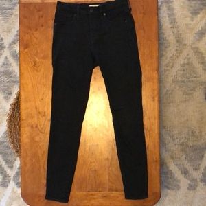 Madewell 9” high riser Skinny Skinny in black. Size 26.